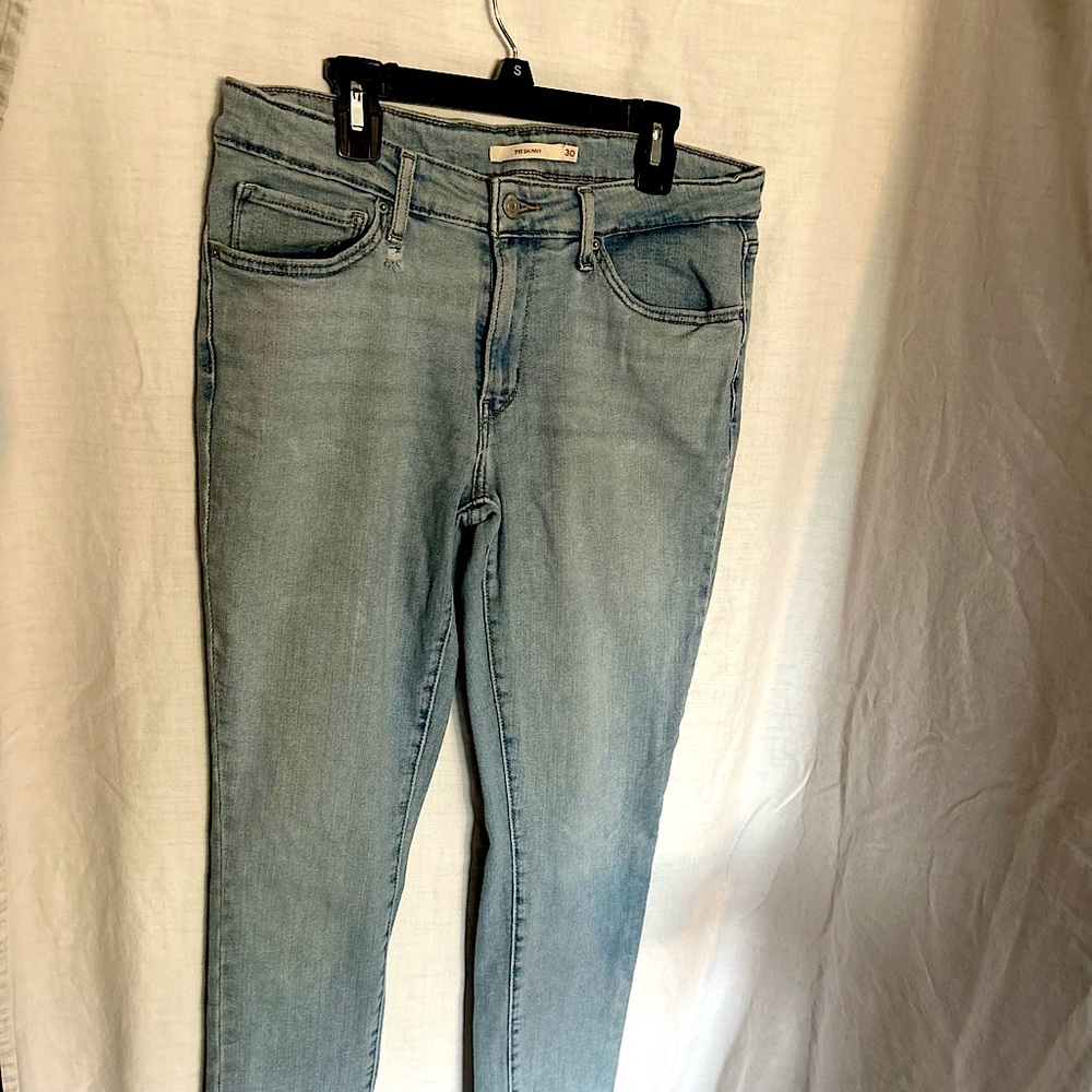 Levi light blue skinny jeans